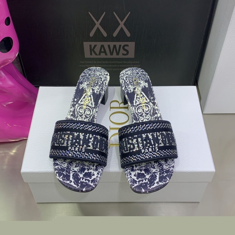 ch**an D*or slippers